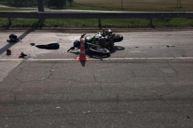 19-летний мотоциклист погиб в столкновении с грузовиком в Иркутской области
