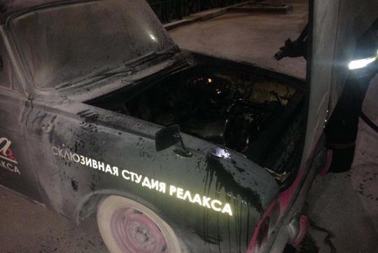 В Иркутске спалили еще одну машину с рекламой эротического салона