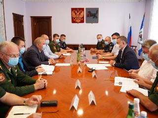 Кобзев и Шаманов обсудили вопросы создания суворовского училища в Иркутске