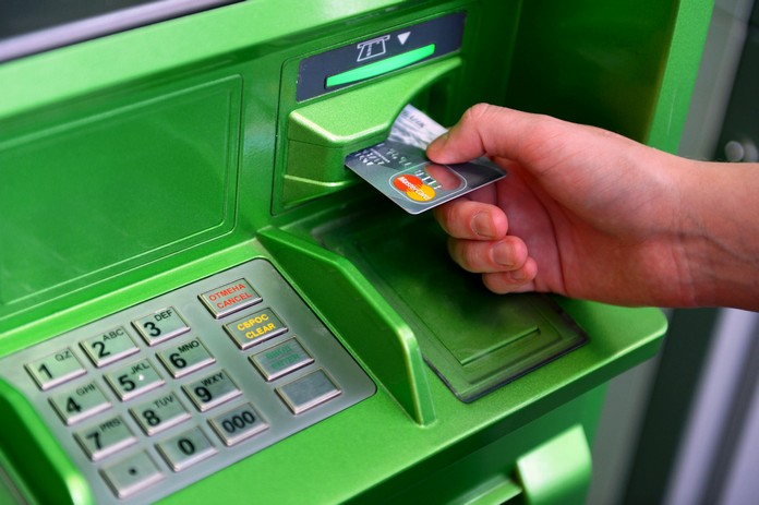Россиянам хотят выдавать кредиты через банкоматы