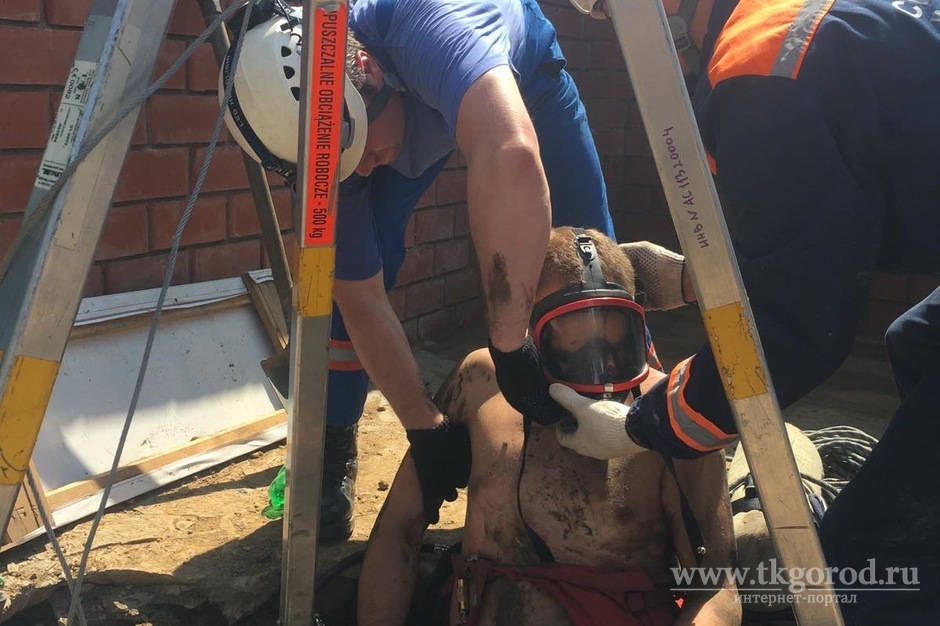 В Иркутской области спасатели пришли на помощь мужчинам, потерявшим сознание в колодце