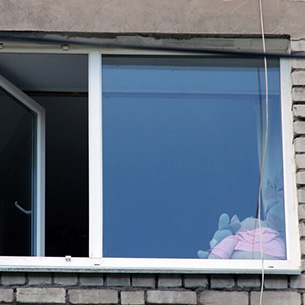 Шестилетняя девочка выпала из окна в Ангарске