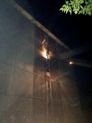 Семь человек спасли на пожаре в многоэтажке в Усолье-Сибирском