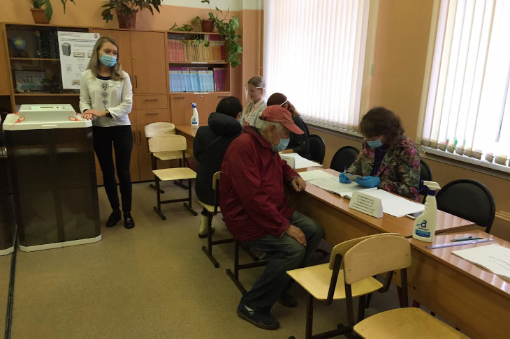 На 12:00 явка избирателей по Иркутской области составила 20,30%