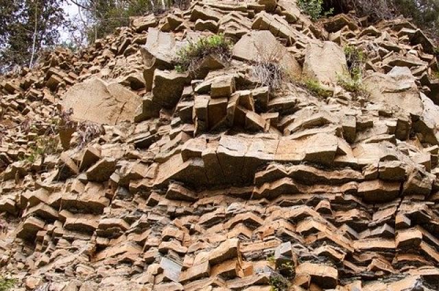 Камнепад произошел на участке КБЖД «Байкал – Уланово» в Приангарье
