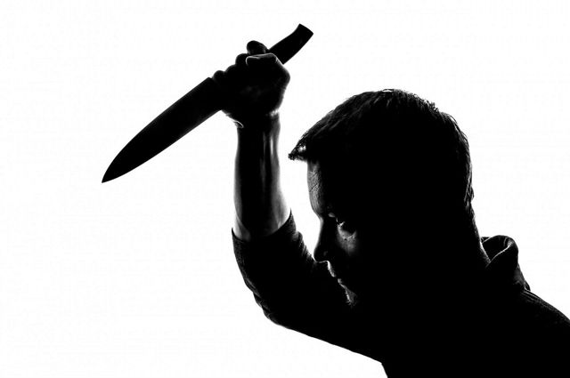 Житель Аларского района угрожал ножом сотруднику Роспотребнадзора