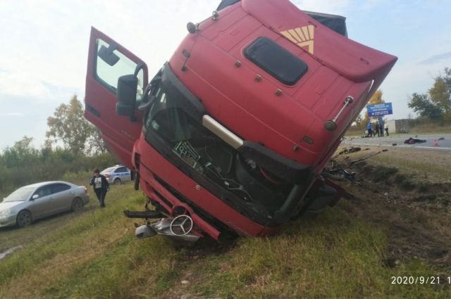Автоавария с тягачом в Усольском районе унесла жизни пятерых человек