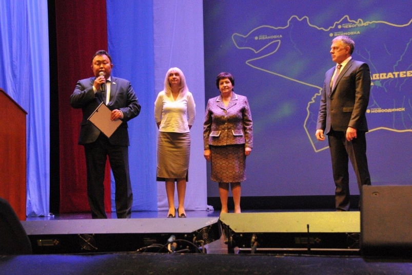 Депутаты ЗС Приангарья поздравили мэра Ангарского округа со вступлением в должность 