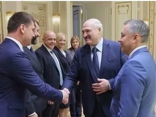 Александр Лукашенко высадит иркутские кедры у Правительства Беларуси