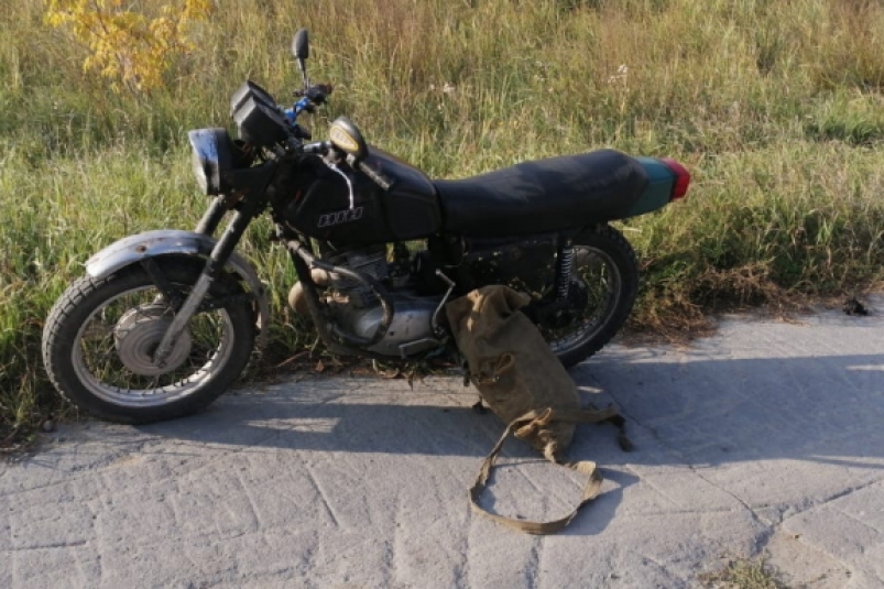 Пьяного мотоциклиста без шлема задержали с пакетом марихуаны в Ангарске