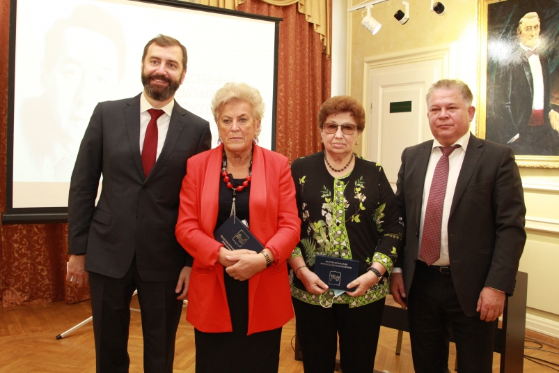 Почетный знак Юрия Ножикова вручили трем лауреатам в Иркутской области
