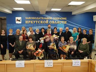 В Заксобрании Иркутской области вручили медали солдатским матерям