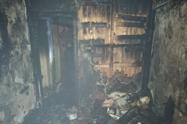 Спящих шелеховчан эвакуировали из горящей квартиры