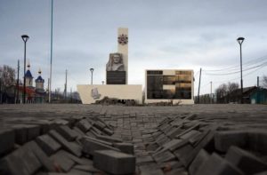 В Балаганске подрядчик сорвал работы по ремонту мемориального комплекса