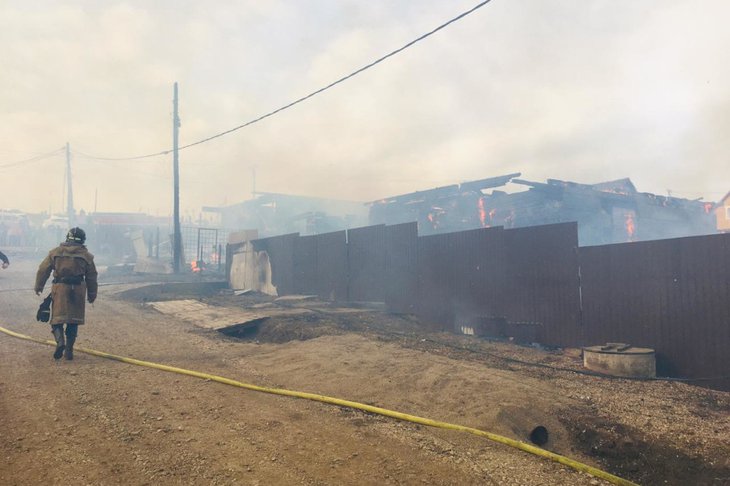 Три улицы в селе Грановщина отключены от электроснабжения из-за пожара