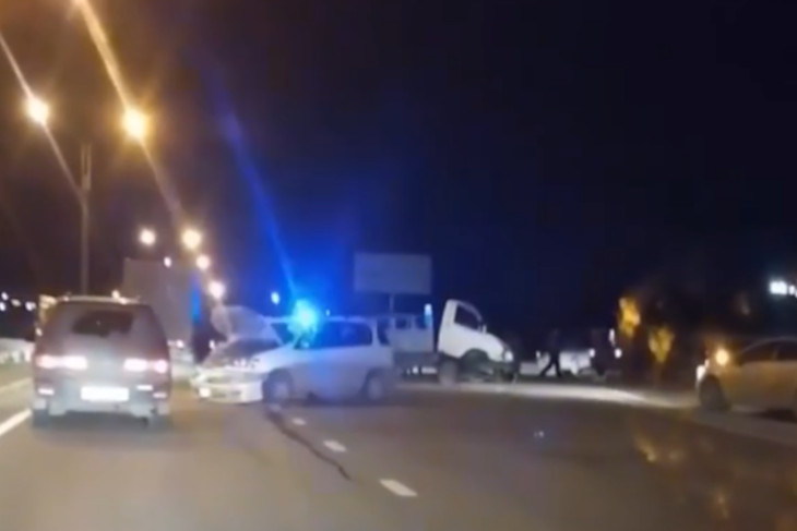 Водитель «Газели» получил травму при столкновении с Toyota Ipsum в Ново-Ленино