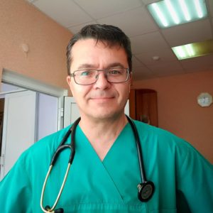 Врач больницы в Братске переболел коронавирусом и посоветовал всем носить маски