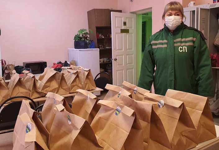 Иркутские предприниматели готовят и развозят горячие обеды для медработников
