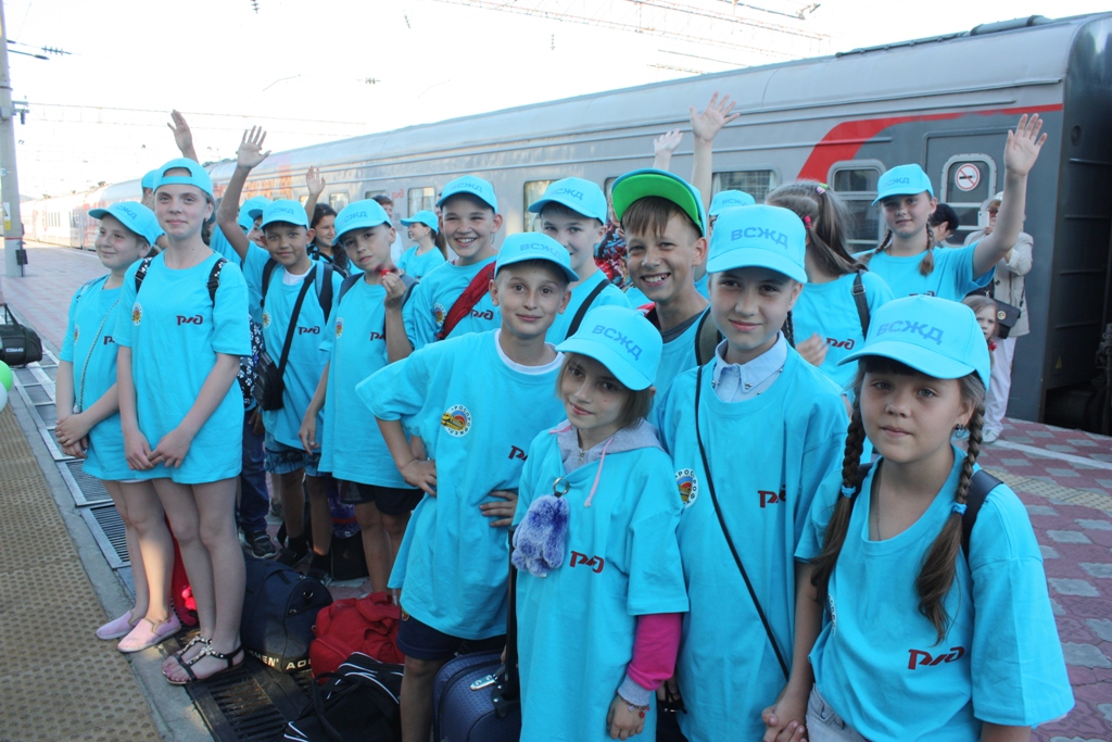 Дети Приангарья и Бурятии на специальном поезде отправились в Анапу