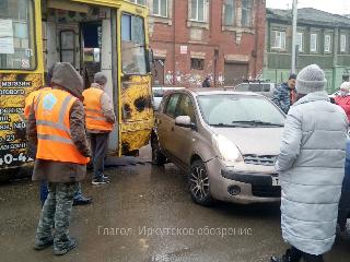 Движение трамваев в Иркутске временно остановлено из-за ДТП