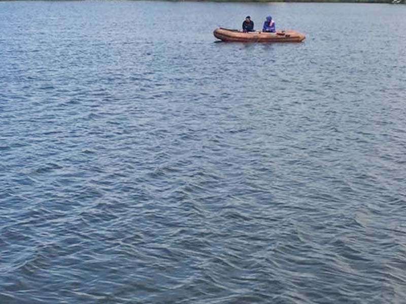 Двоих рыбаков спасли из севшей на мель лодки на Ангаре <meta itemprop=url content=https://irksib.ru/allnews/13-incients/21334-dvoikh-rybakov-spasli-iz-sevshej-na-mel-lodki-na-angare />