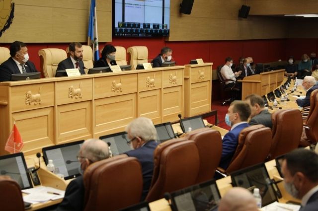 Бюджет Иркутской области на 2021 год приняли в первом чтении