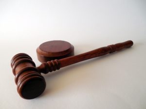 Экс-чиновника администрации Иркутска приговорили к пяти годам лишения свободы за взятку