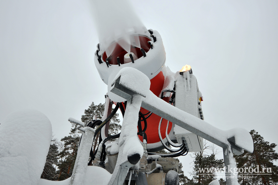 На горе Пихтовой в Братске включили снежные пушки