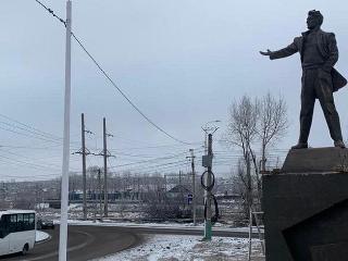 В СЧеремхово установили памятник Маяковскому