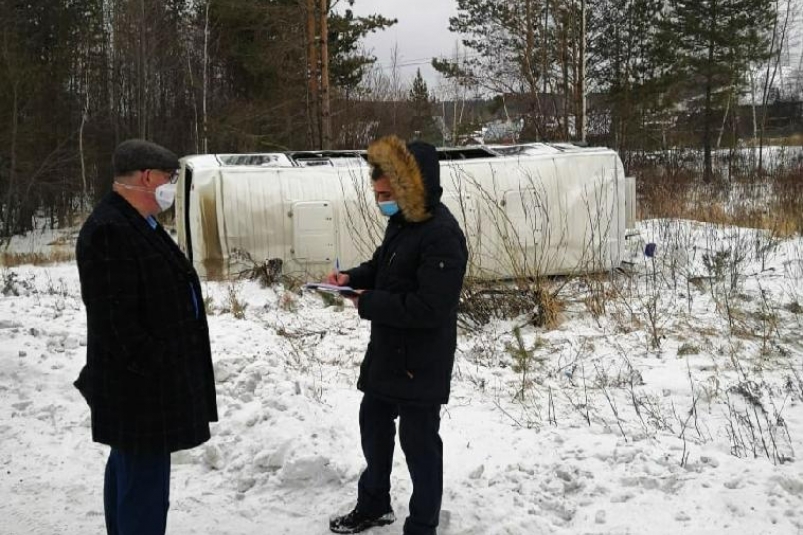 Число пострадавших в ДТП с автобусом в Усть-Илимске выросло до шести человек