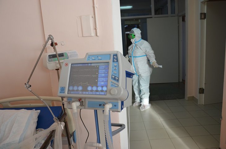 В инфекционном госпитале в Иркутске установили 37 аппаратов ИВЛ