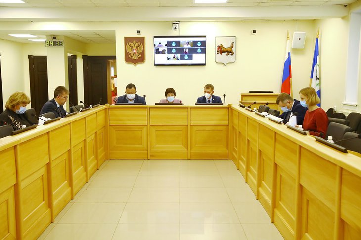 Депутаты Заксобрания одобрили к принятию во втором чтении закон о нормативах на обеспечение школ