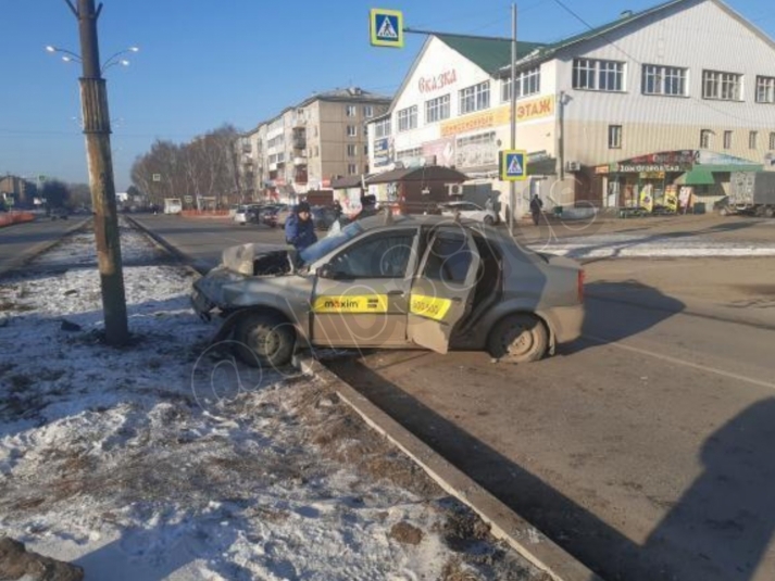 Двое человек пострадали в ДТП с участием автомобиля такси в Ангарске