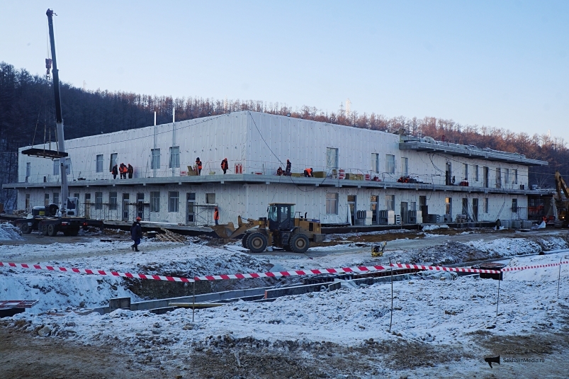 Строительство военного госпиталя в Южно-Сахалинске частично опережает график