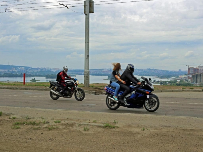 Мотоциклистам меняют правила дорожного движения