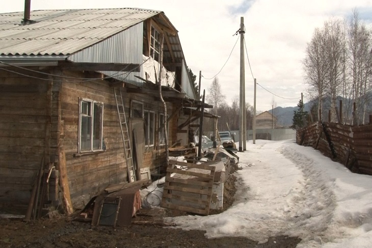 Жители поселка Солзан в Слюдянском районе остались без электричества и воды из-за аварии