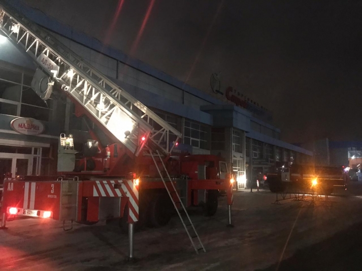 Торговый центр стройматериалов горел в Иркутске на пощади 50 кв. метров