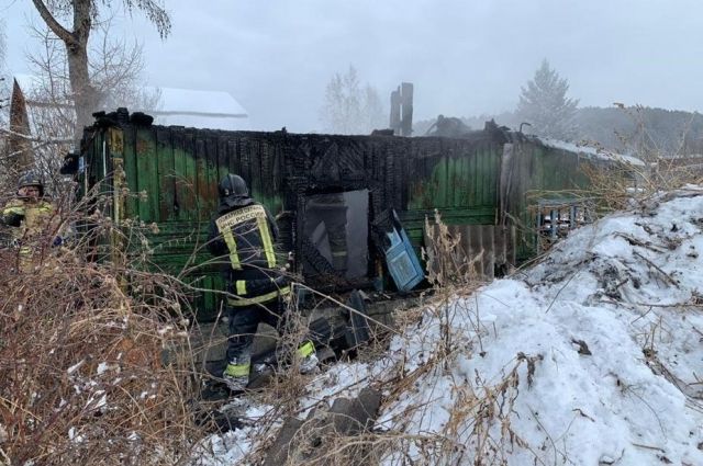 В садоводстве под Иркутском на пожаре погиб мужчина