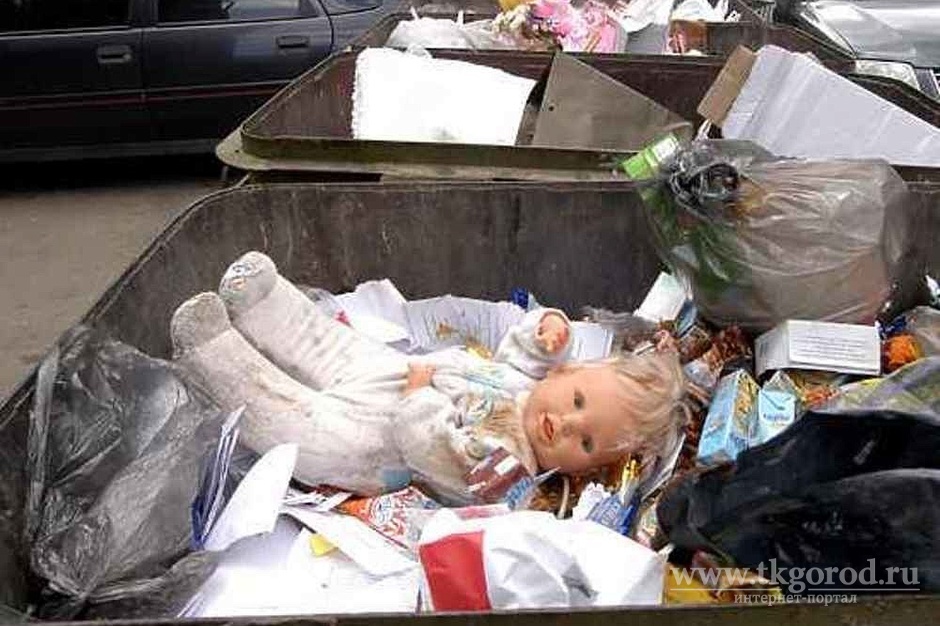 В Улан-Удэ женщина оставила новорожденную дочь в пакете на грузовой платформе товарняка