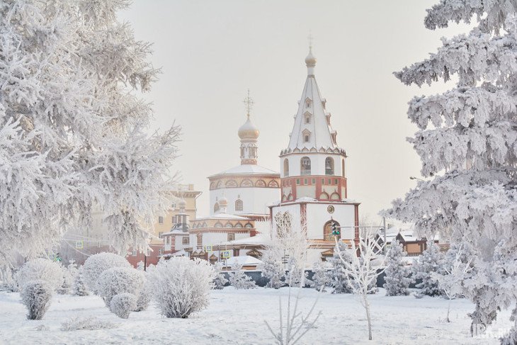 Снег и ветер до 20 метров в секунду ожидаются в Иркутской области на Крещение
