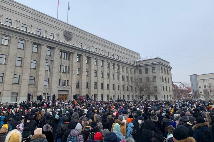 В Иркутске проходит несанкционированное шествие