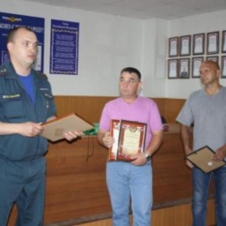 В Усть-Куте  наградили двух мужчин за спасение шестилетней девочки