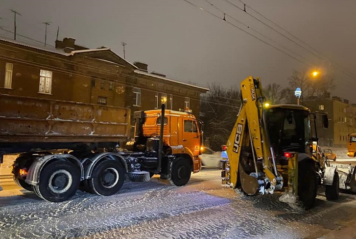 Дополнительную снегоуборочную технику выведут на дороги Иркутска в выходные