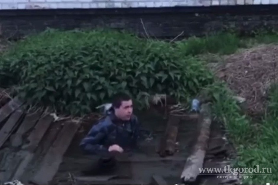 ГУФСИН назвал фейком видео с ныряющим в выгребную яму осужденным в Ангарске