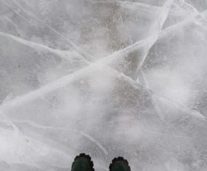 Ледовое покрытие на маршруте «Ангасолка-Слюдянка» нестабильно &#8212; МЧС
