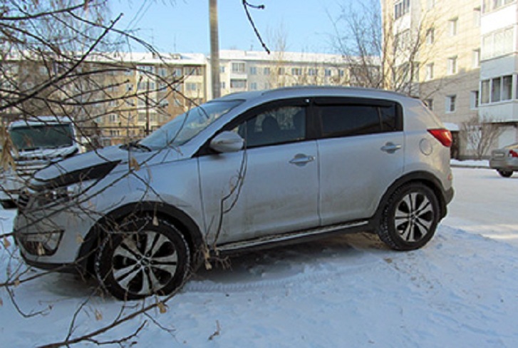 30 водителей привлекли к ответственности за парковку на газонах в Октябрьском округе