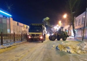 Почти 2500 тонн снега вывезли с улиц Иркутска за сутки