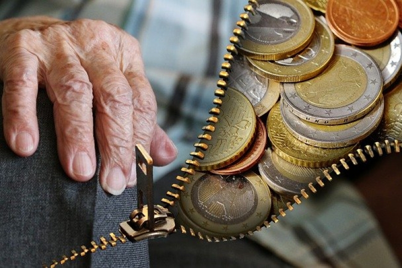 Когда россияне смогут получать пенсию как в Европе, разъяснил экономист