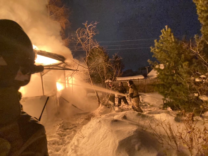 Один человек погиб и пятеро пострадали на пожарах в Иркутской области
