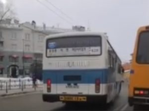 Водителя пассажирского автобуса привлекли к ответственности за выезд на встречную полосу в Иркутске